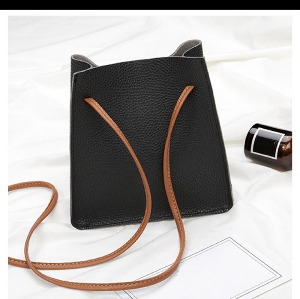 Black leather mini crossbody bucket bag - Picture 2 of 6